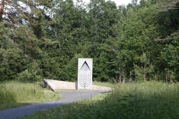 Holokausti ohvrite monument